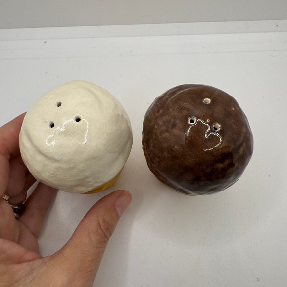 Vintage Safe-T Ice‎ Cream Cone Salt and Pepper Shakers Ceramic Novelty Kitchen - Picture 2 of 5